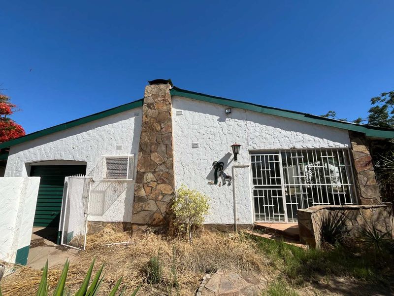 Erf 386 – A Renovator’s Dream With Massive Potential - Photo 4