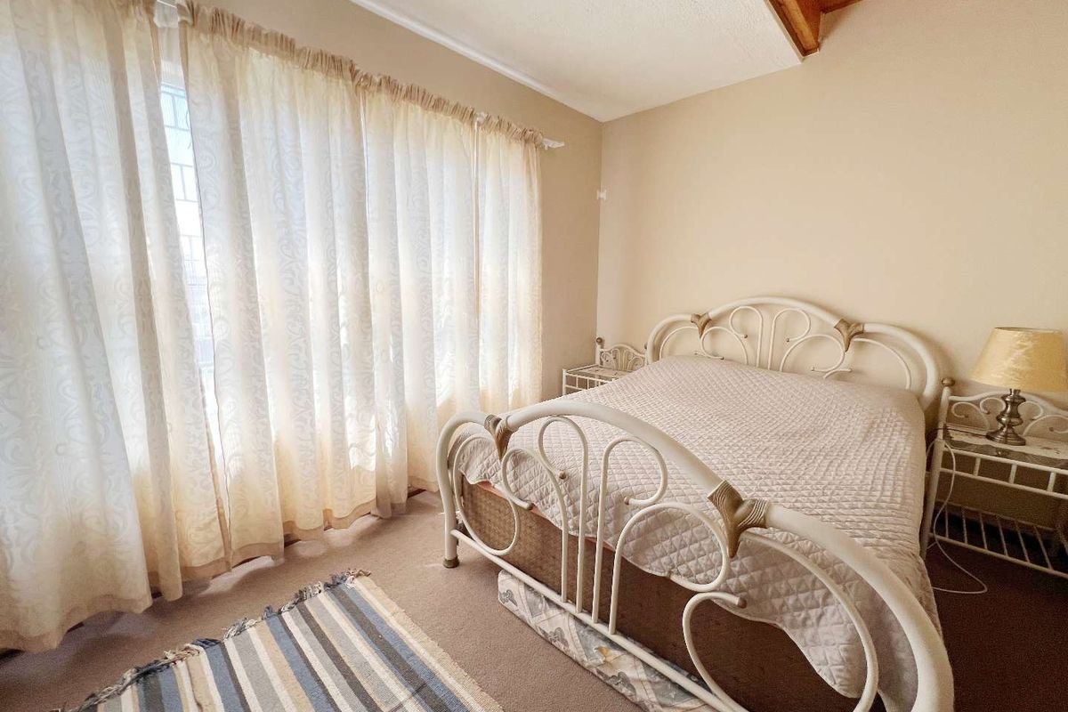 Warm & Inviting - Photo 3