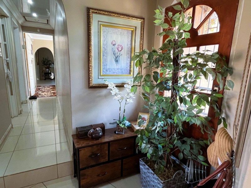 Modern 2-Bedroom, 3-Bathroom Move-In Ready Home with Quality Finishes - Photo 5