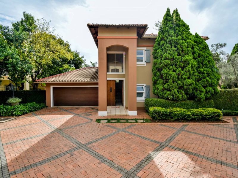 Four bedroom, Full-Title cluster in secure estate - Muckleneuk - Photo 3