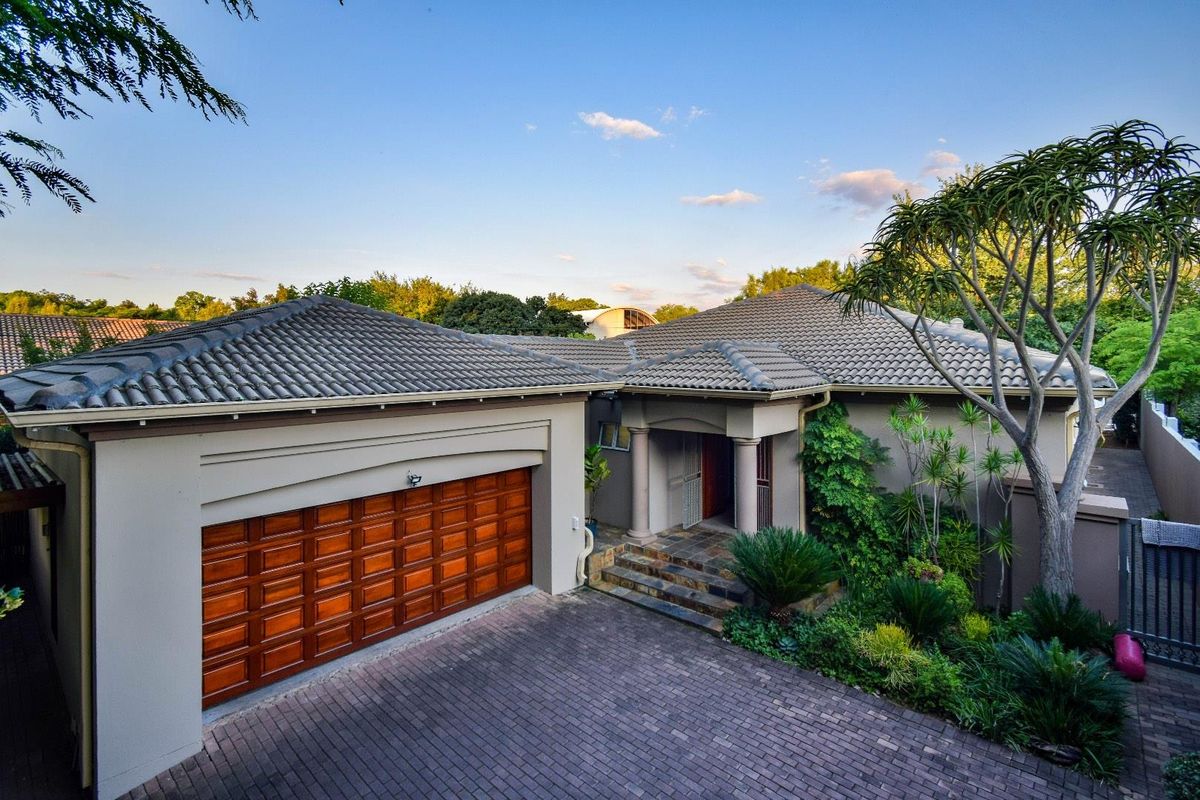 Stunning 5 Bedroom home where location is key! - Photo 5