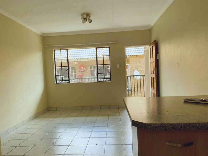 Investment Opportunity : 2 Bedroom Flat for Sale in Kempton Park!! - Photo 9