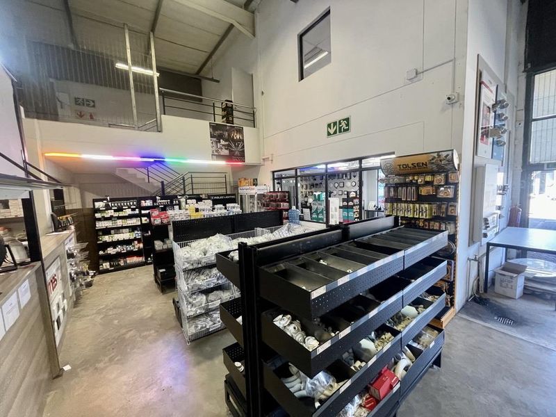 Hendra - Versatile Mixed-Use Commercial Unit in Prime Umhlanga New Town - Photo 4