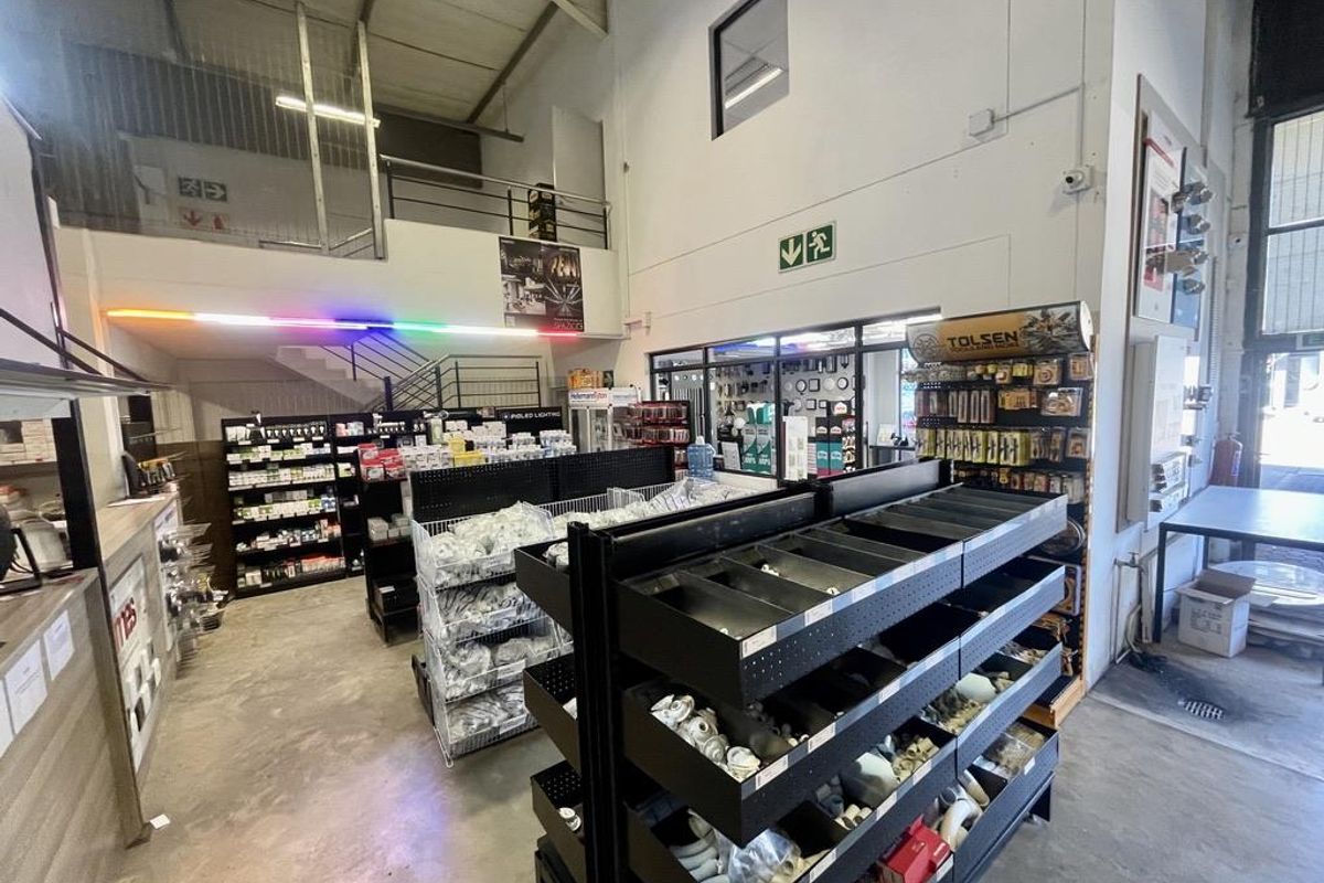 Hendra - Versatile Mixed-Use Commercial Unit in Prime Umhlanga New Town - Photo 4