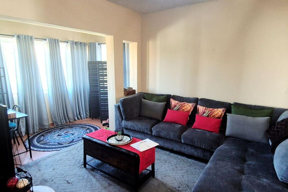 Ground Floor 3-Bedroom Townhouse in a Quiet Cul-de-Sac - Photo 3