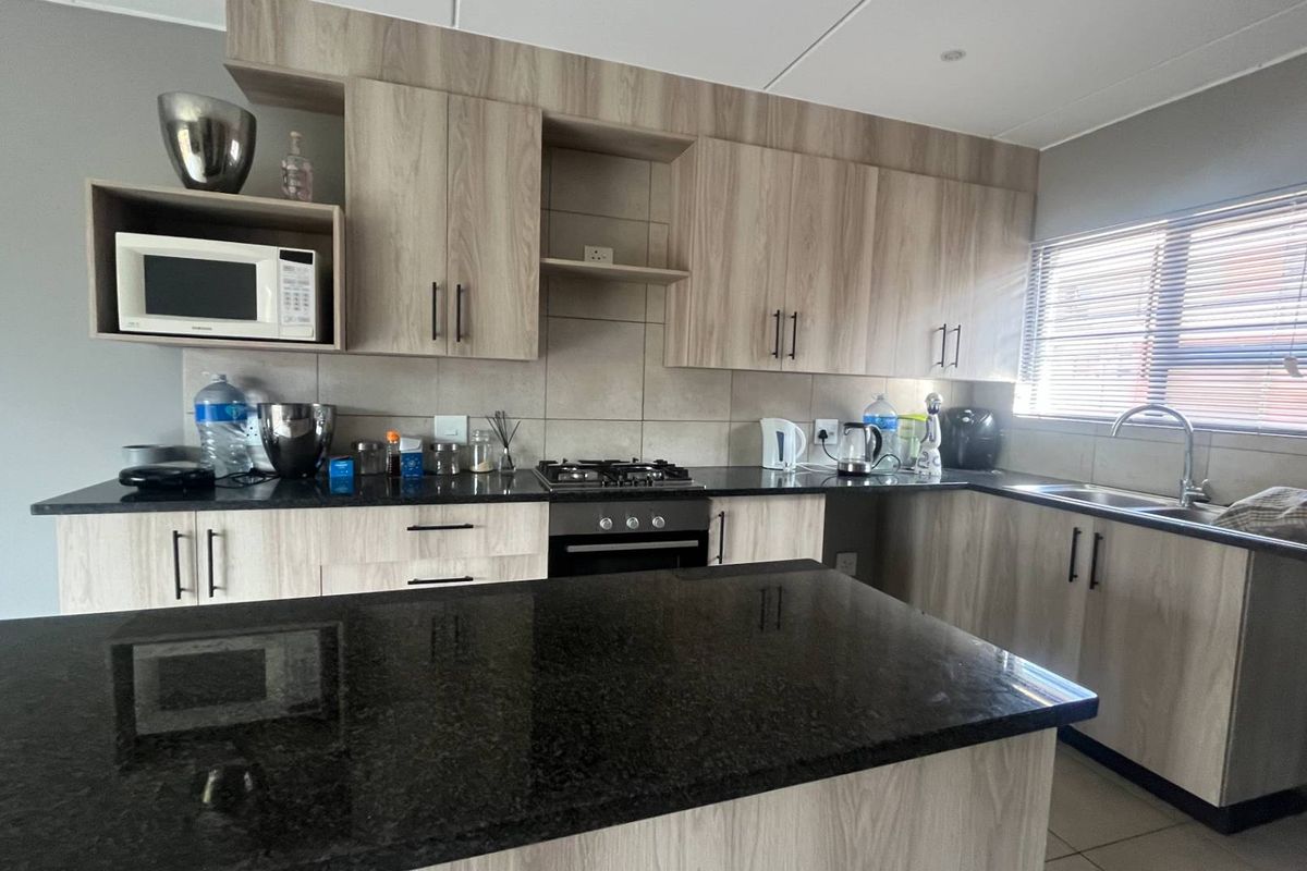 Where comfort meets clever living -your Ferndale hideaway with a garden twist! - Photo 3