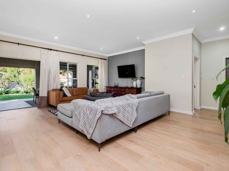 4 BEDROOM FAMILY HOME FOR SALE IN MAGLIESSIG - Photo 5