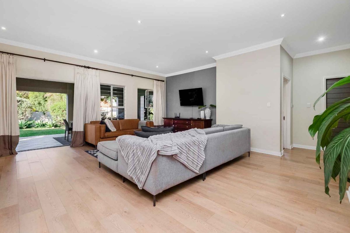 4 BEDROOM FAMILY HOME FOR SALE IN MAGLIESSIG - Photo 5