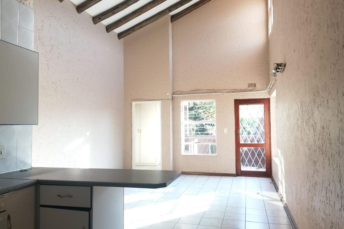 2 Bedroom Townhouse in New Redruth - Photo 2