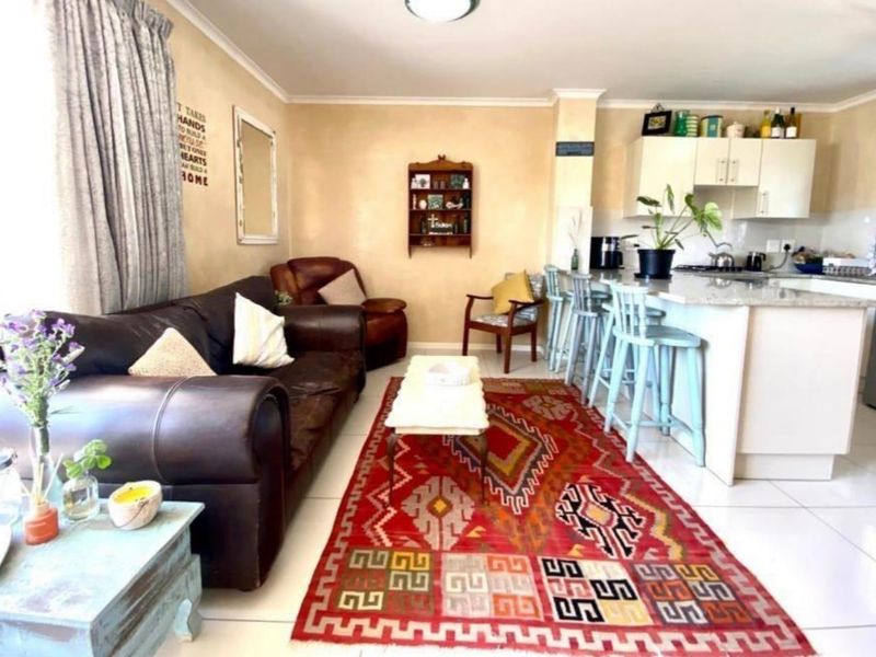 Furnished 3 bedroom rental - Photo 3