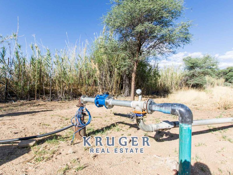 Agricultural smallholding situated approximate 20 km North-East of Omaruru on the banks of the Omaruru river - Photo 3