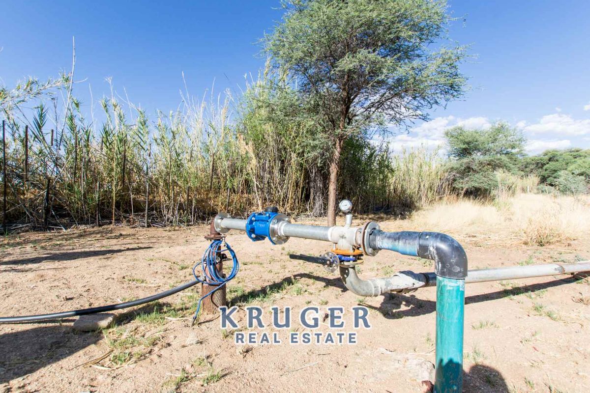 Agricultural smallholding situated approximate 20 km North-East of Omaruru on the banks of the Omaruru river - Photo 3