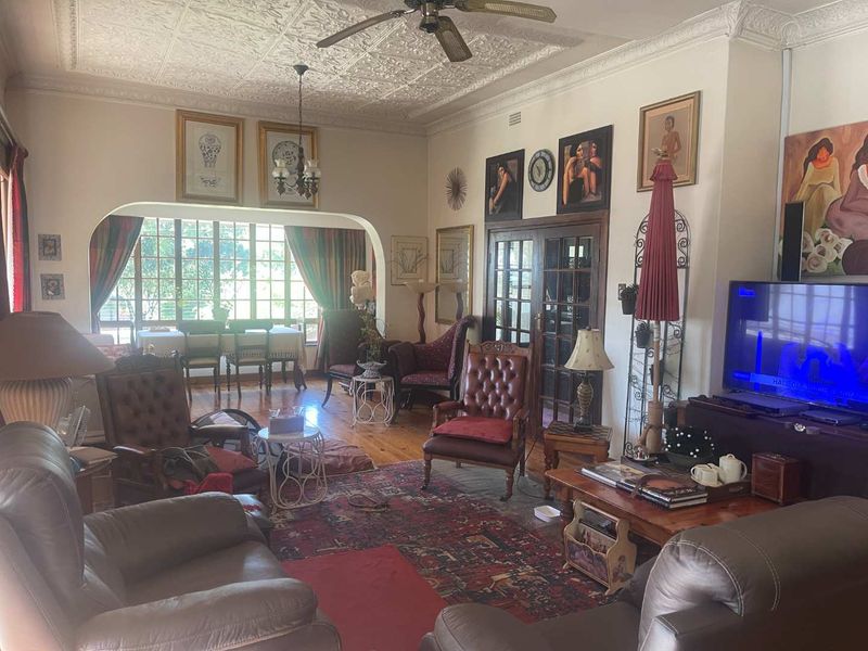 A Warm & Welcoming Kensington Gem — A Home Filled With Heart and Character - Photo 4