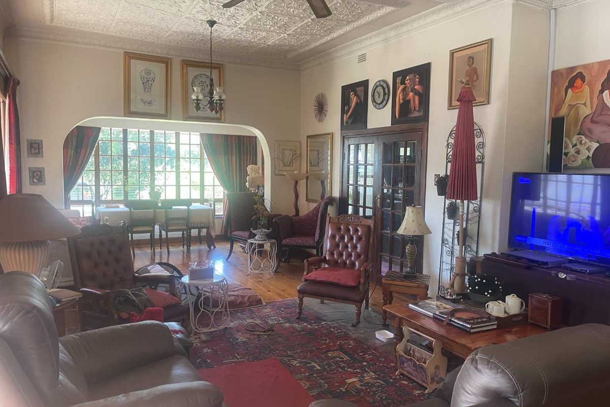 A Warm & Welcoming Kensington Gem — A Home Filled With Heart and Character - Photo 4