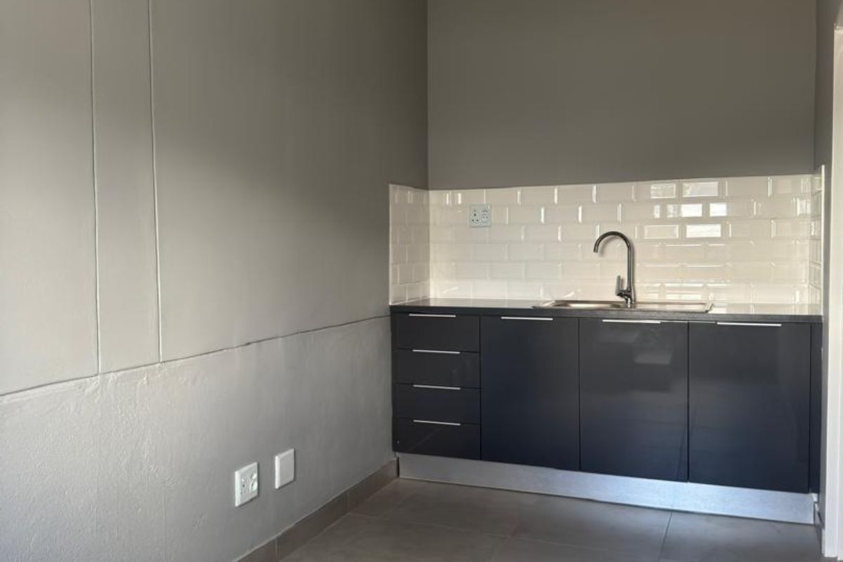 Medical Consulting Rooms To Let - Photo 4