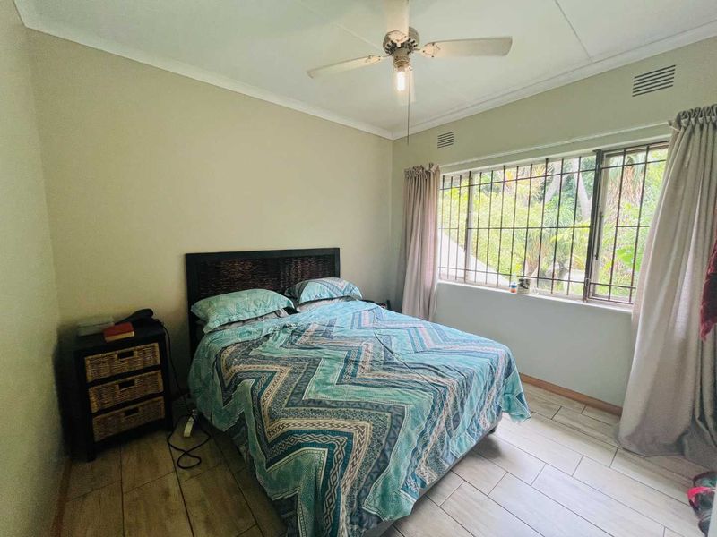 Hendra - 3-Bedroom Home with Flatlet, Double Garage and Pool in Sought-After Upper Glen Hills - Photo 9