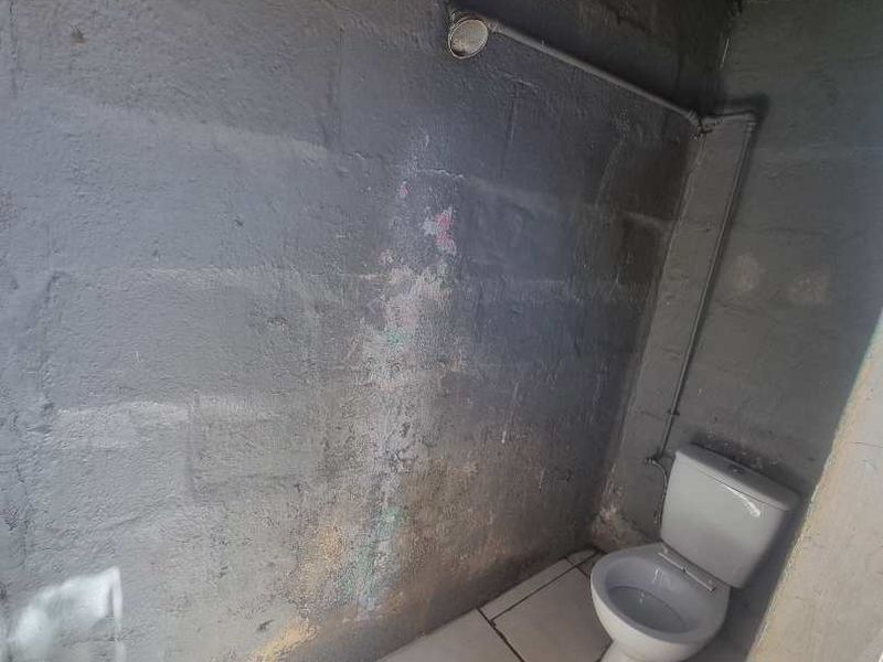 OLD HOUSE IN KATUTURA CENTRAL - Photo 9