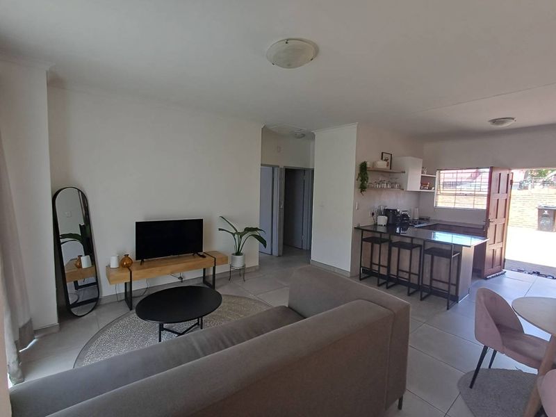 2 Bedroom Townhouse - Photo 4