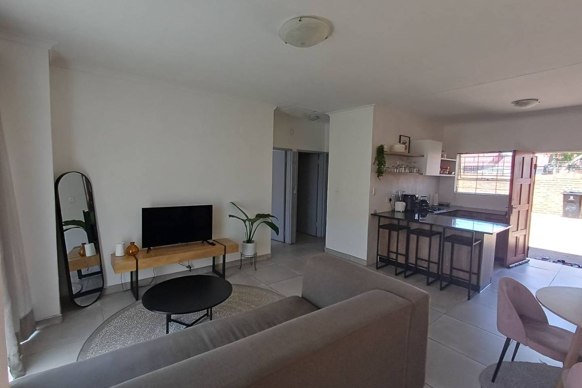 2 Bedroom Townhouse - Photo 4