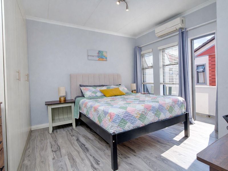 Modern Townhouse in Prime Location with Excellent Amenities - Photo 8