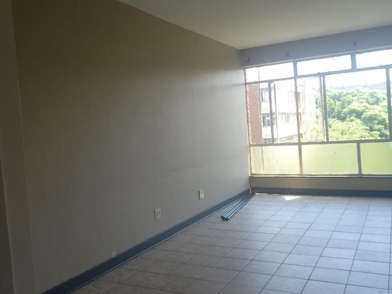 Secure, Spacious 3.5-Bed Arcadia Gem: Prime Location & Beautiful Views! - Photo 6