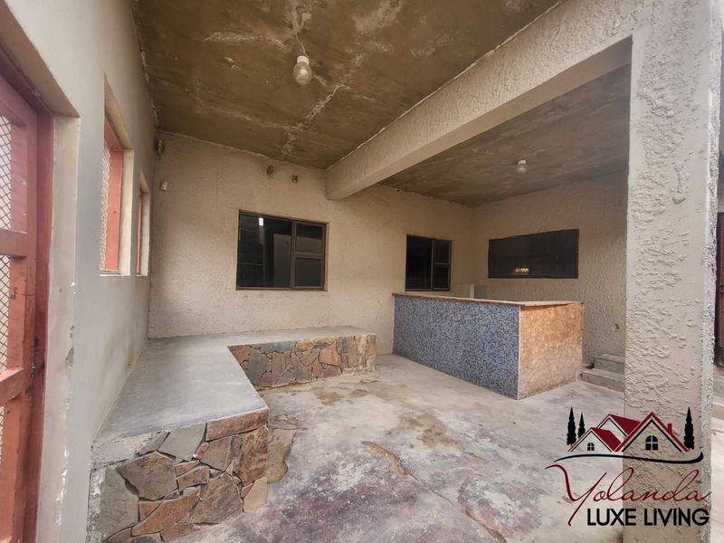 SPACIOUS AND WELL MAINTENAED FAMILY HOME - Photo 7