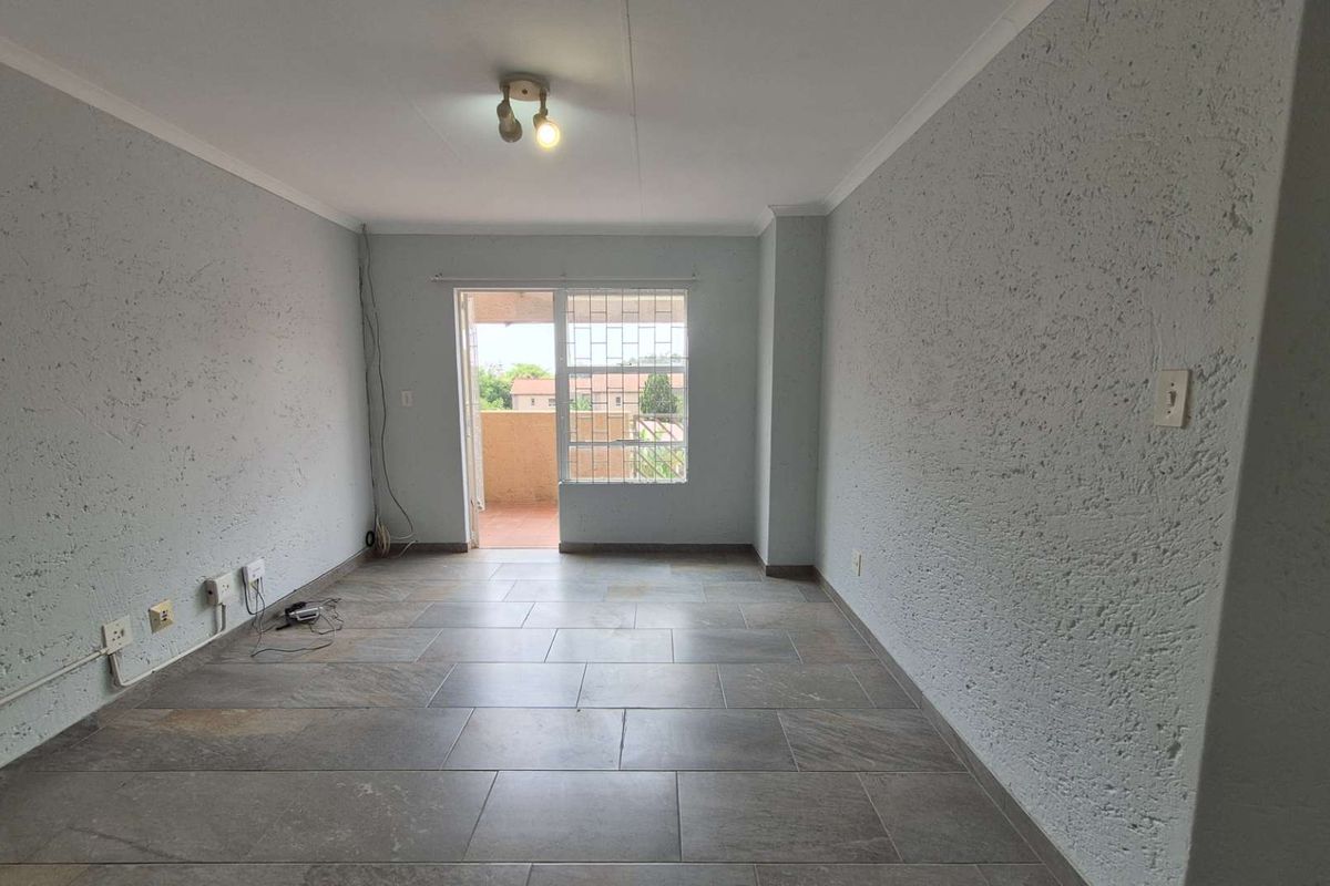 Affordable 3 Bedroom First Floor Apartment - Move In Ready. Priced To Sell !! - Photo 5