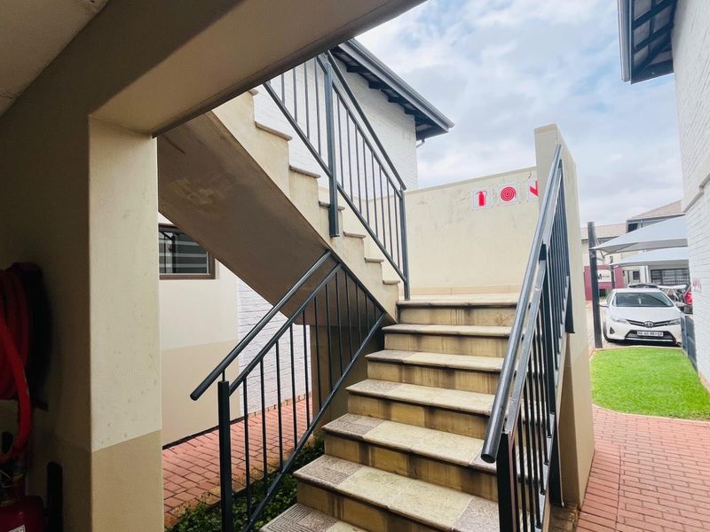 Small family or investment opportunity. - Photo 2