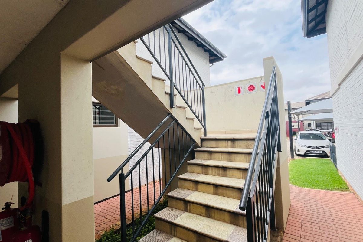 Small family or investment opportunity. - Photo 2