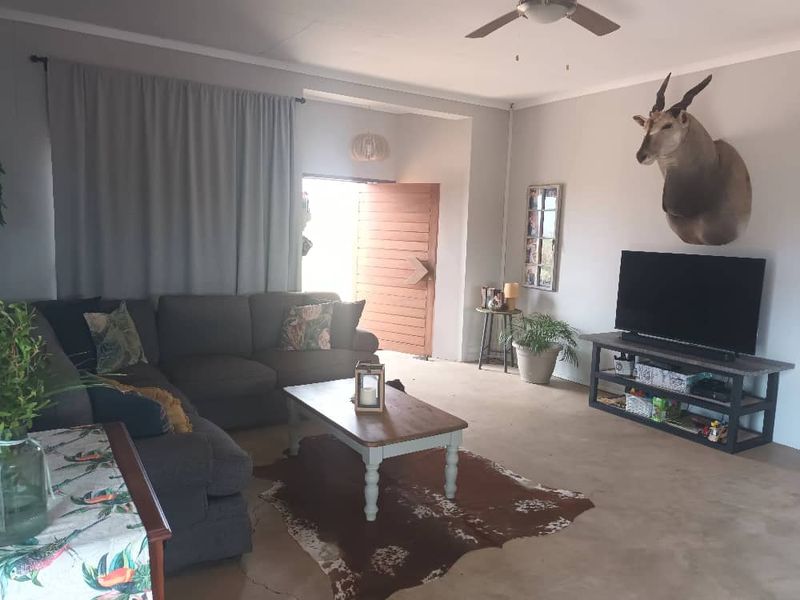 Spacious Property with multiple houses in Brakwater - Photo 2