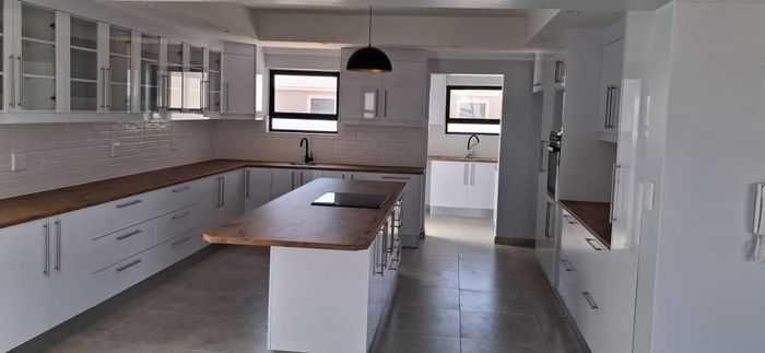 Property #2464220, House For Sale in Swakopmund Ext 9