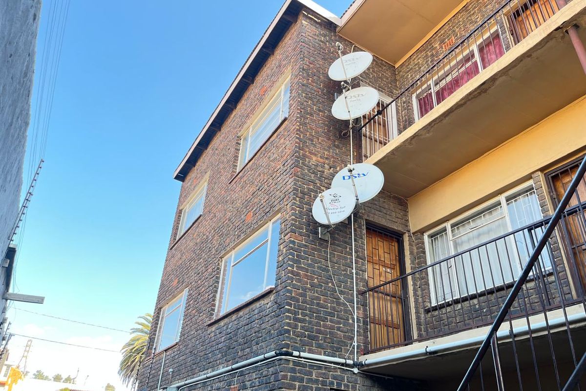INVESTMENT PROPERTY!! - Photo 2