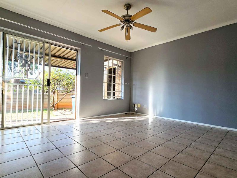 2 BEDROOM TONWHOUSE TO LET IN THE HART OF DOORNPOORT - Photo 9