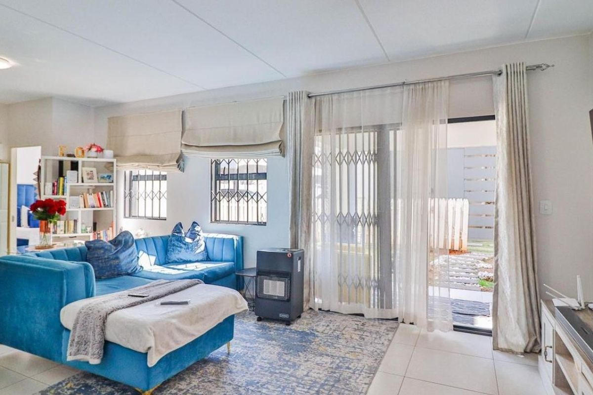 Townhouse For Sale in Brentwood Park AH, Kempton Park - Photo 4