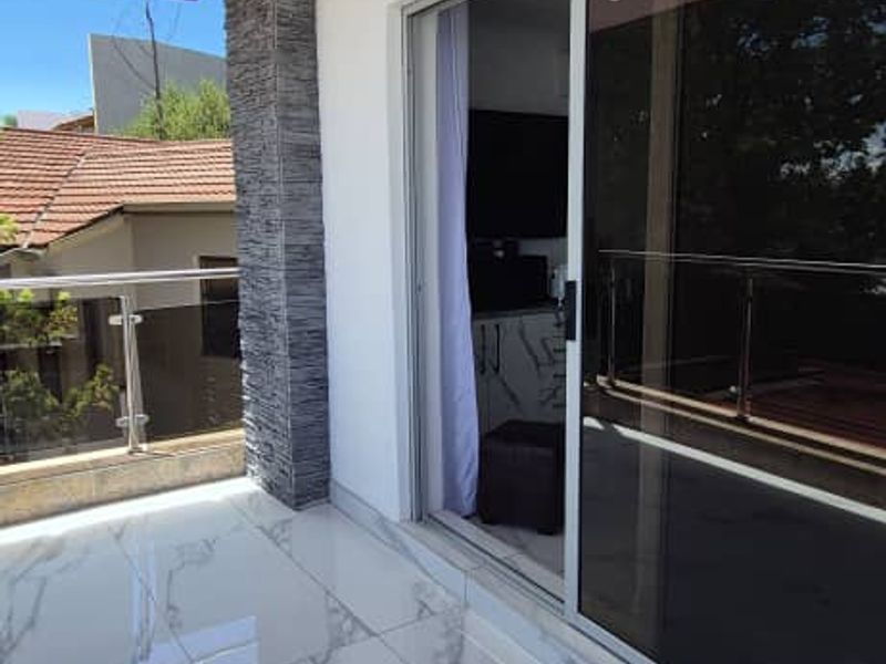 beautifully upgraded double-storey home for sale in Kleine Kuppe - Photo 8