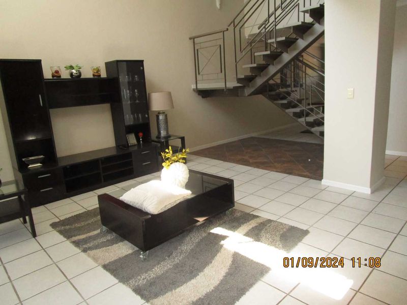 STUPENDOUS FULLY FURNISHED 3 BED APARTMENT IN THE ICONIC COMPLEX 77 GRAYSTON - Photo 6