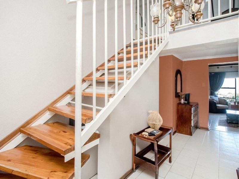 Lovely 3 bedroom 2 bathroom duplex unit for sale in Silverfields Krugersdrop - Photo 4