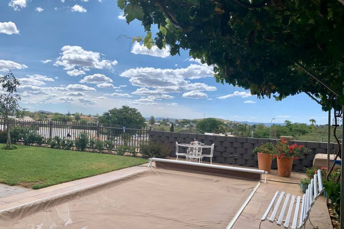 3 Bedroom House For Sale in Auasblick - Photo 5