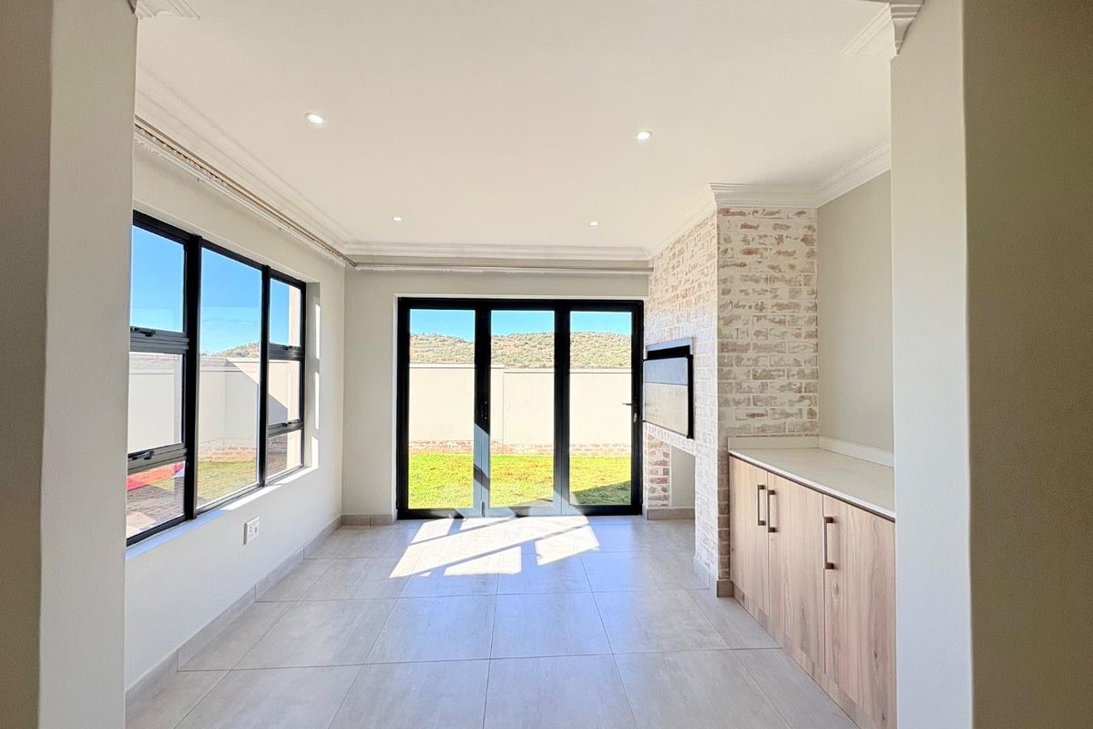 Modern, Stylish Townhouse Woodland Hills – Bergendal - Photo 3