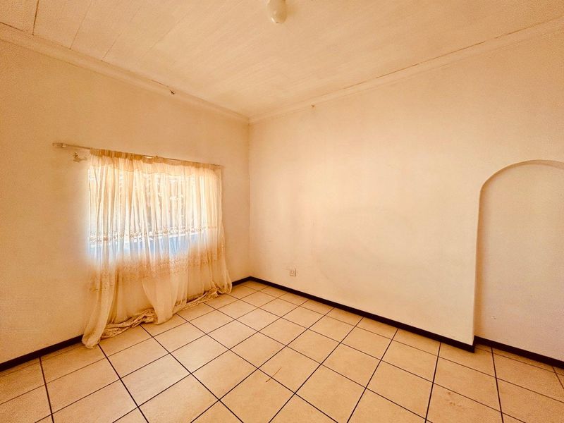 3 bedroom house with flatlet - Photo 5