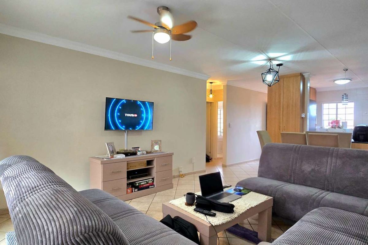 Modern 3 Bedroom First-Floor Lock-Up-and-Go in The Wilds Estate - Photo 5