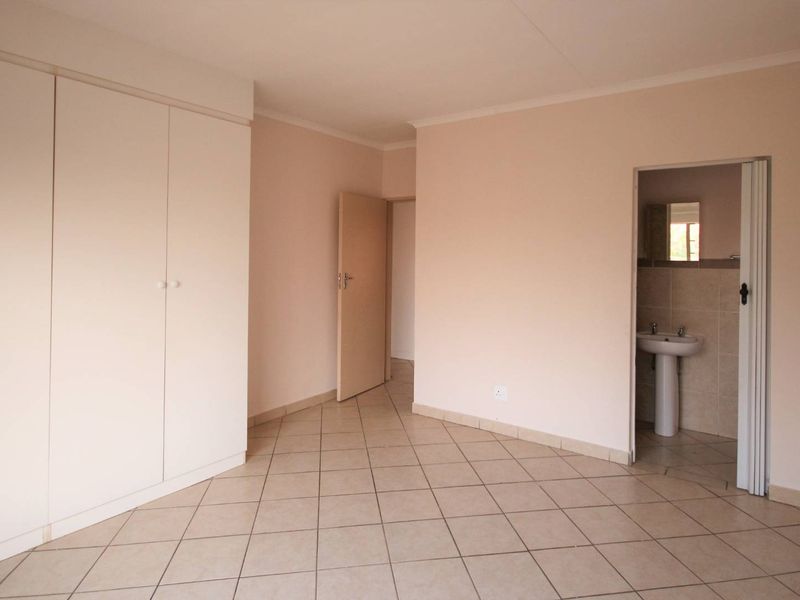 Immediately Available – Load-Shedding Free Area! - Photo 9