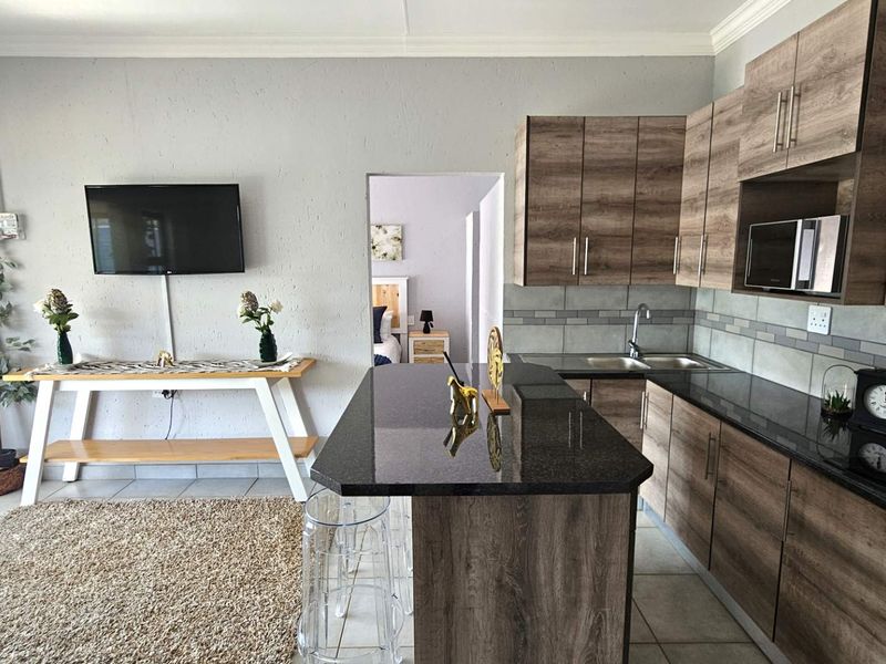 2 Bedroom  Apartment in Retirement Estate in Hartbeespoort - Photo 8