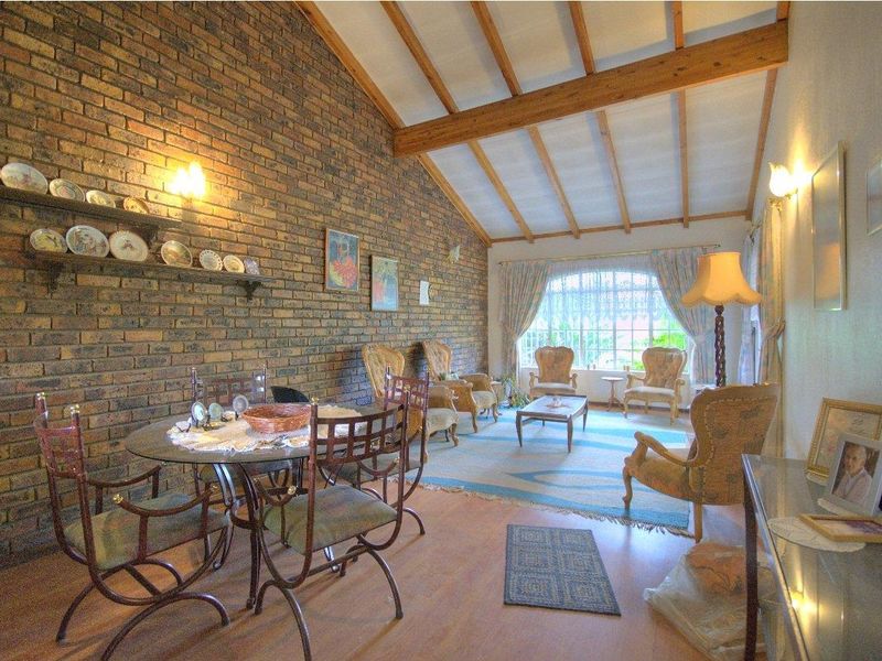 2 bed 2 bath pet friendly simplex!! - Photo 7