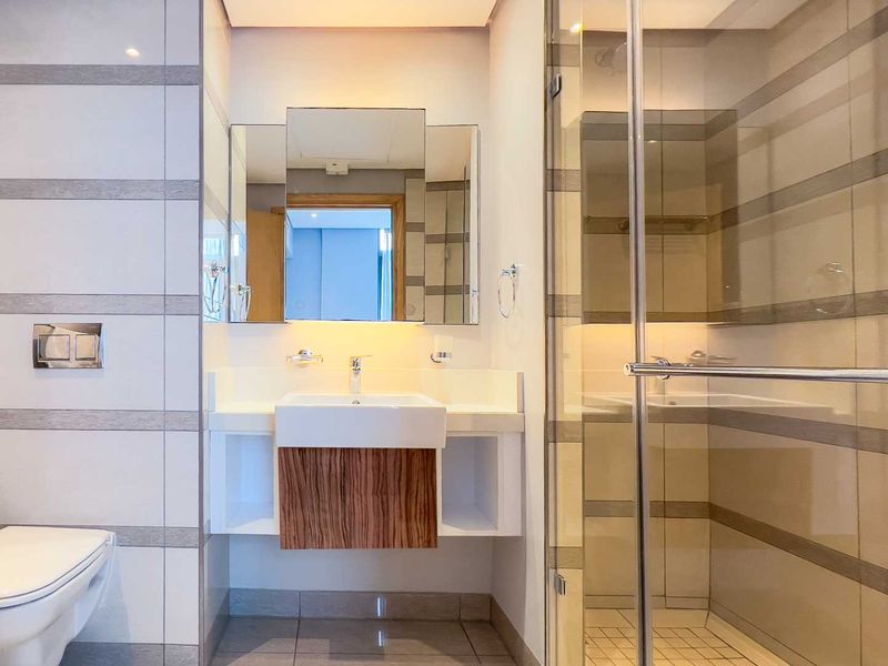 2 BEDROOM I 2 BATHROOM APARTMENT - Photo 10