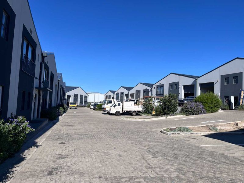 Secure, Spacious Warehouse with Office Amenities - Photo 3