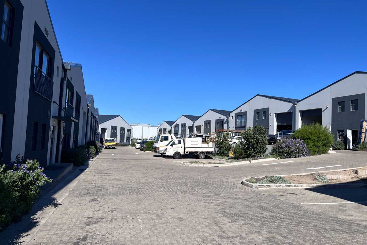 Secure, Spacious Warehouse with Office Amenities - Photo 3