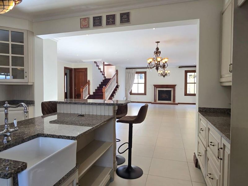 Timeless 4 Bedroom Home with Luxury Estate Living - Photo 5