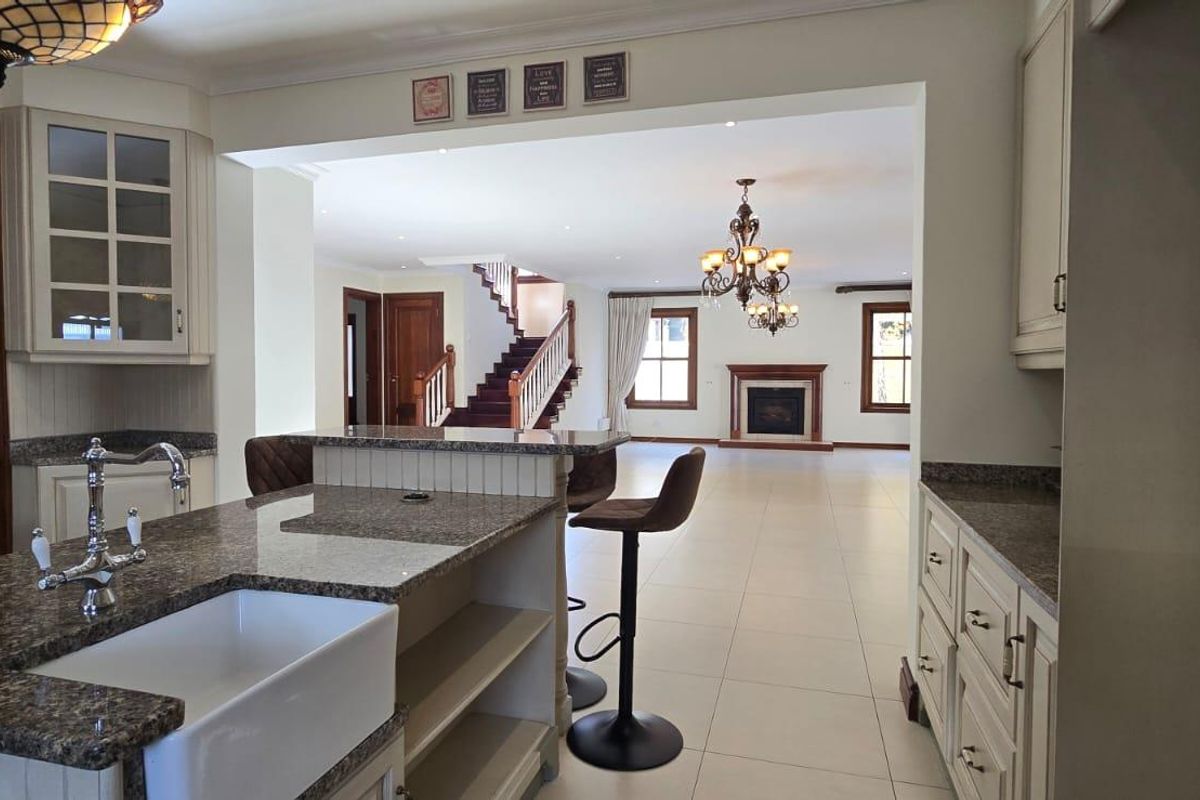 Timeless 4 Bedroom Home with Luxury Estate Living - Photo 5