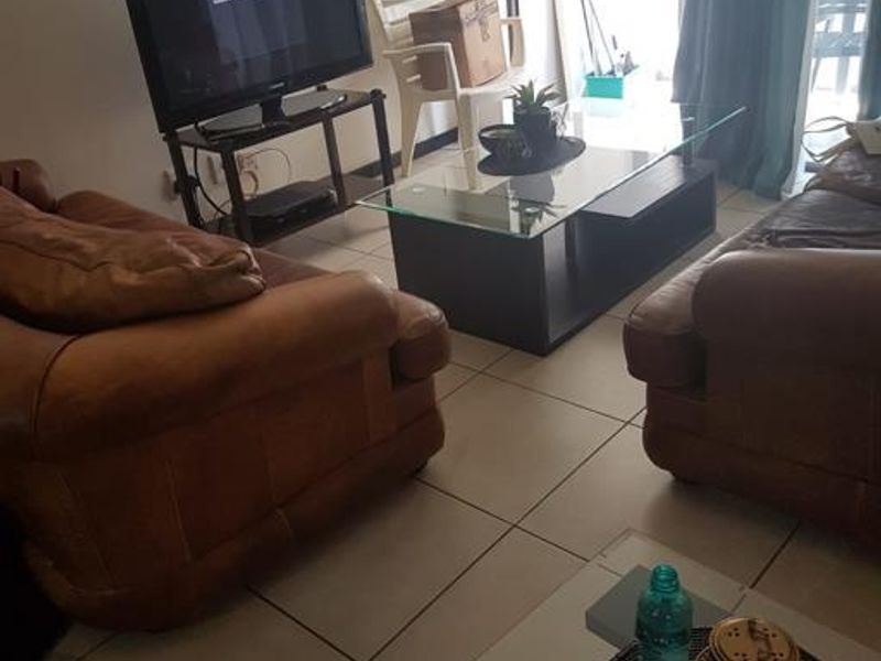 Furnished 1 Bedroom Apartment  in Sunninghill - Photo 6